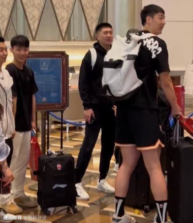 美女被草出水