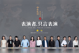 白袜美女将女生踩在脚下蹂躏小说